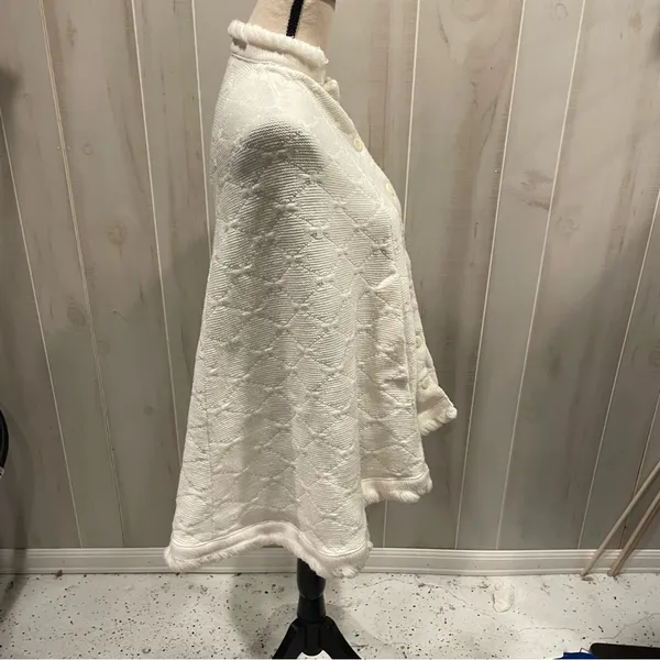 Vintage 70’s creamy white textured sweater knit cape button front tall collar - Image 5