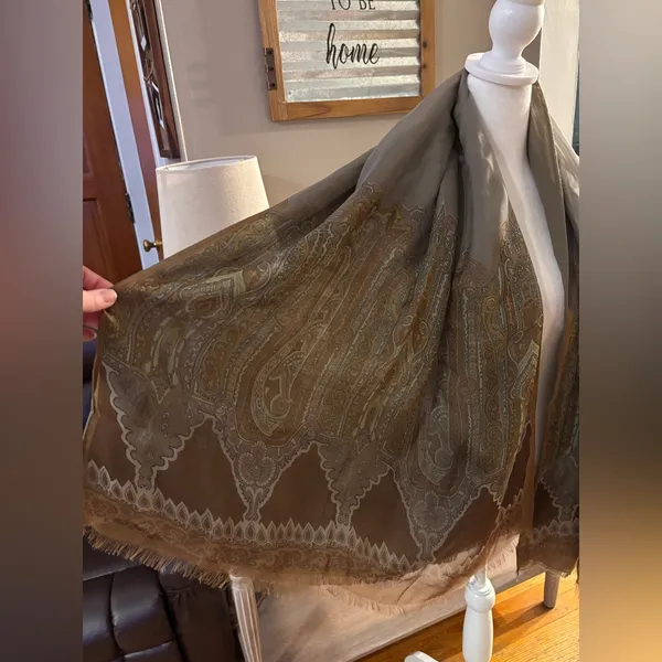 Elegant Paisley Scarf in Brown and Gold - Image 2