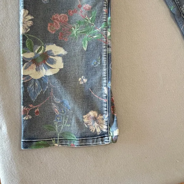 Women's Denim Floral Stamped Jeans Size Large #260709 - Image 4