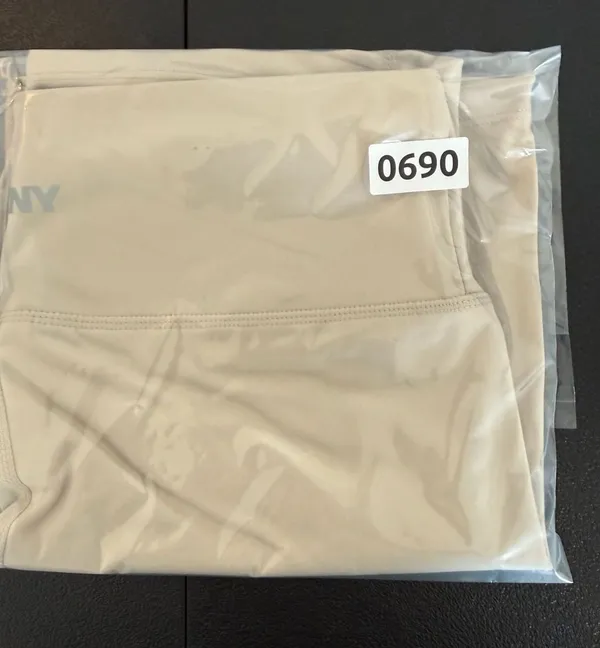DKNY Women's Cream High-Waisted Biker Shorts with Side Pockets Size L - Image 6