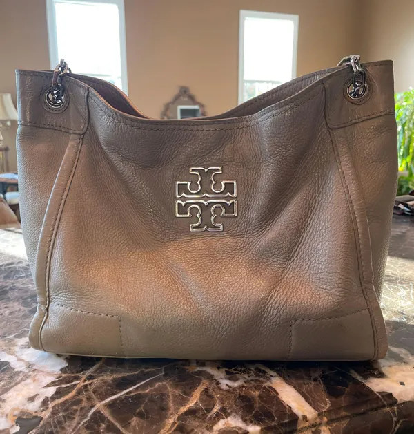 Tory Burch Small Slouch Britten Tote In French Grey - Image 3