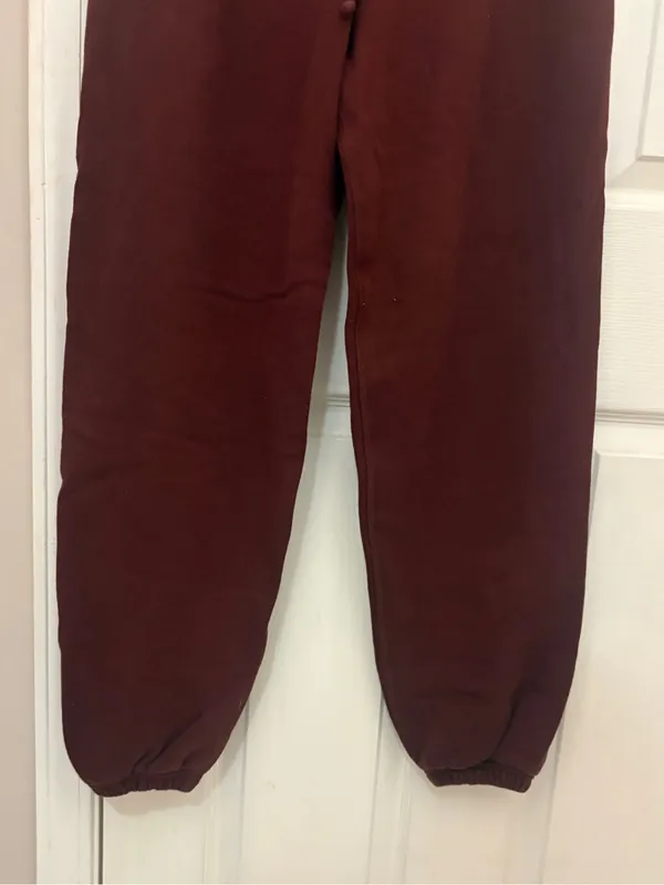 SKIMS Jogger Sweatpants in Burgundy - Image 3