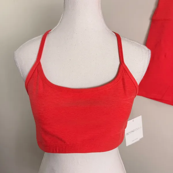 Beyond Yoga Spacedye Racerback Bra and High Waisted Biker Short Set Coral Large - Image 4
