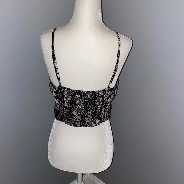 crop top size medium - Image 3