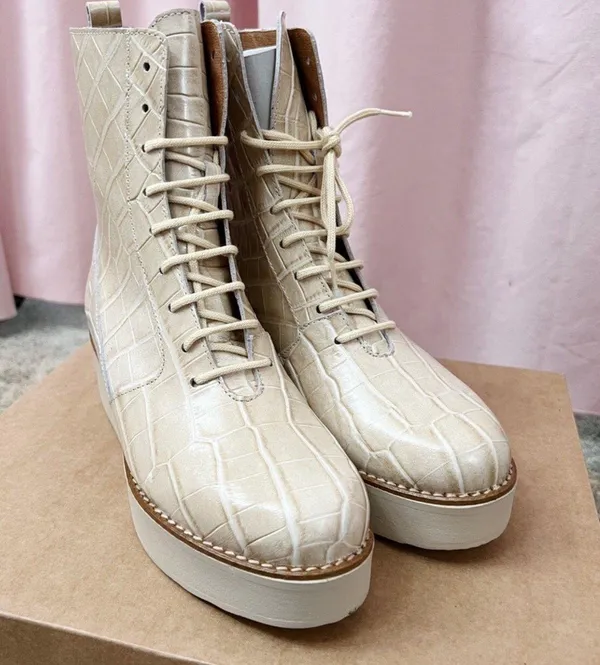 NWT NIB  lace up boots - Image 6