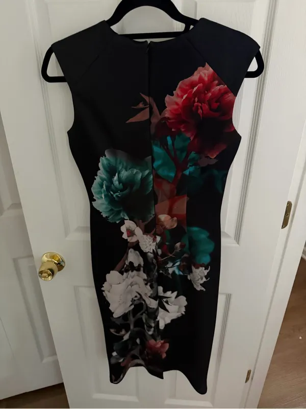 Black Floral Bodycon Dress Size 6 - Image 6