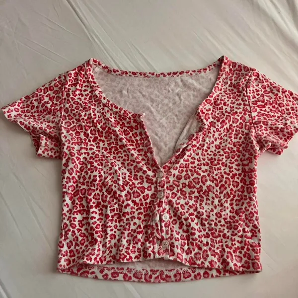 Source Unknown Unbranded Women's Pink and Red Crop-top - Image 4