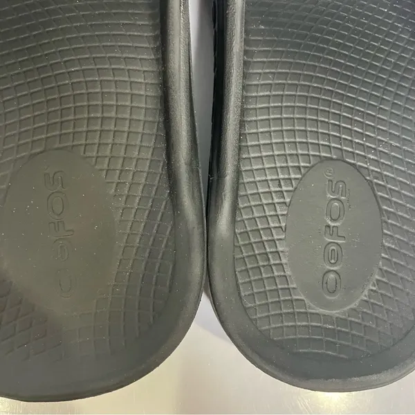 Oofos ooahh slides recovery shoes black comfort Shoes unisex sizing women’s 7‎ - Image 6