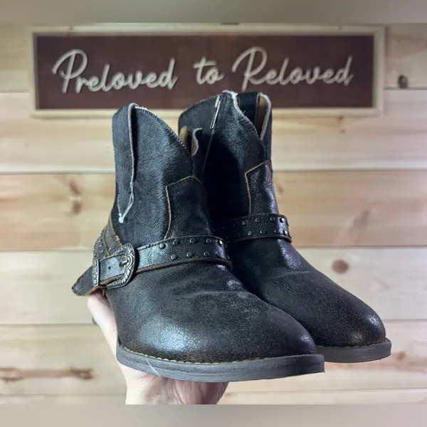 NWOB Sterling River Cowhide Booties Brown Size 9.5 - Image 2