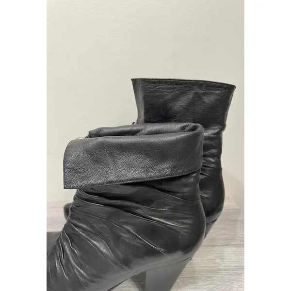 Earthies Montera Black‎ Leather Ruched Front Zip Ankle Boots Womens 7B Booties - Image 5