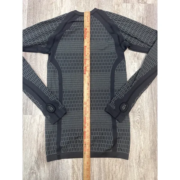Lululemon Lululemon About That Base Long Sleeve Black / Slate Thumbhole Size 4 - Image 6