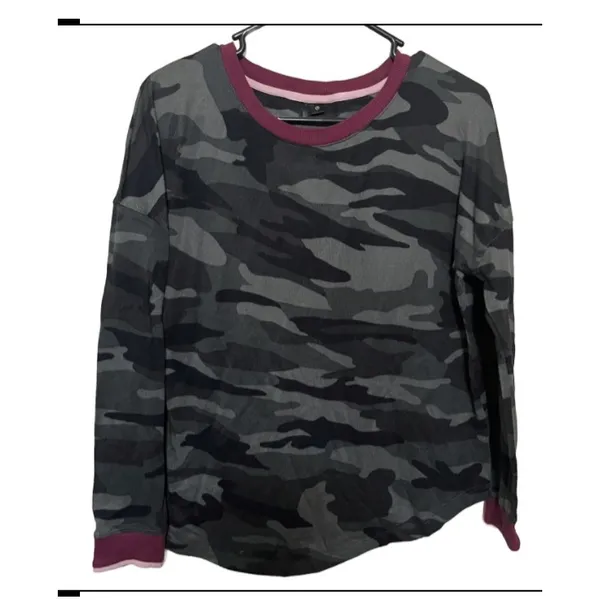 Kensie Women Camo Long Sleeve Top Grey Black Burgundy Trim Size L - Image 8
