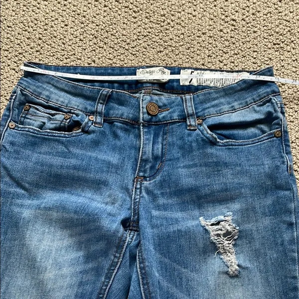 Indigo Rein Distressed Ankle Jeans in Blue - Image 3