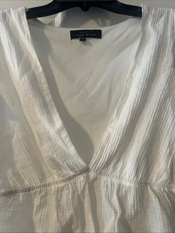 Blue Blush White V-Neck Peplum Flutter Sleeve Blouse - Image 4
