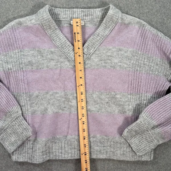 Blu Pepper V-Neck Stripe Pullover Sweater Women's Medium Gray/Purple Knit Boxy - Image 6