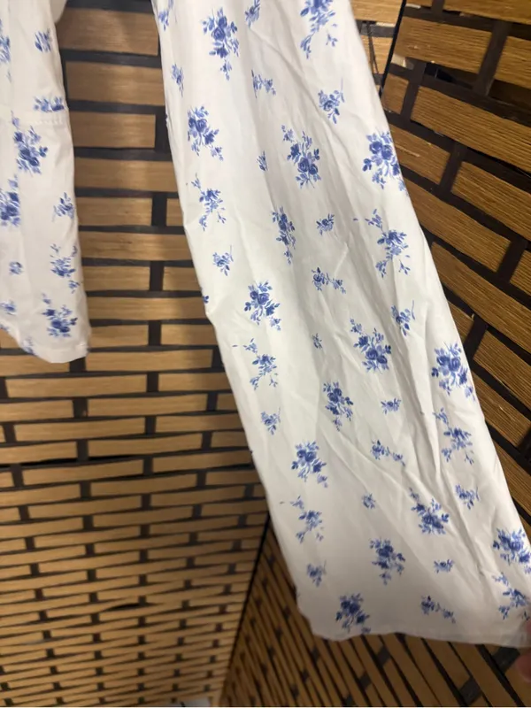 Wild fable white and blue floral top size XXL - Image 4