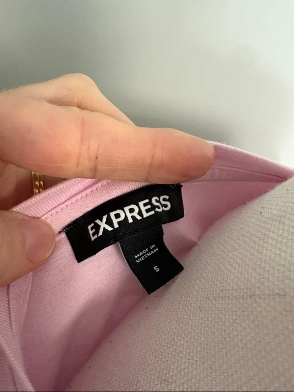 NWOT Express Women's Pink Ruffle Sleeve Drawstring Top‎ Size Small - Image 2