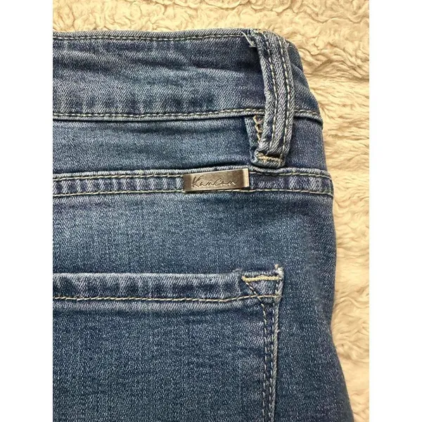 KanCan medium wash high-rise button fly cropped jeans Size 31 - Image 11