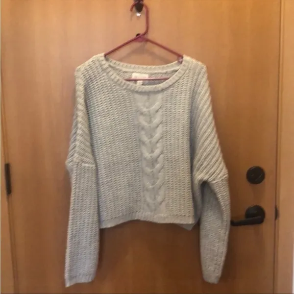 Francesca's Size Large Chunky Grey Cable Knit Sweater New with Tags - Image 9