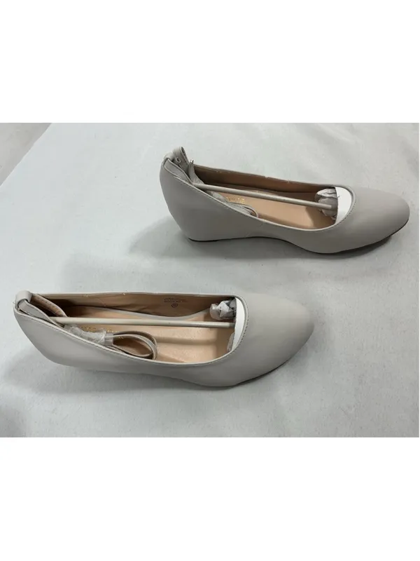 Womans New In Box Chase & Chloe Bobby Slip On Wedge Pumps Size 8 Nude - Image 2