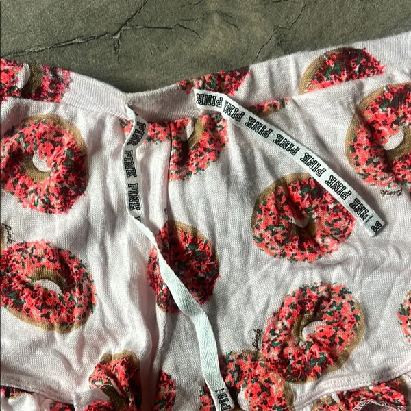 PINK Victoria's Secret Pink and Red Pajama Shorts with Ruffled Hem - Image 5