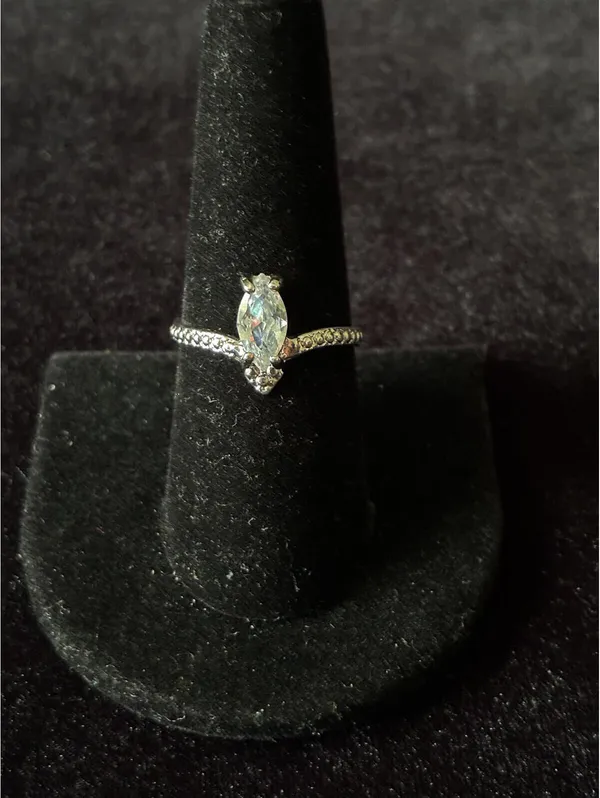 Marquise Clear Stone Ring with Textured Chevron Milgrain Band - Silvertone Sz 8 - Image 2