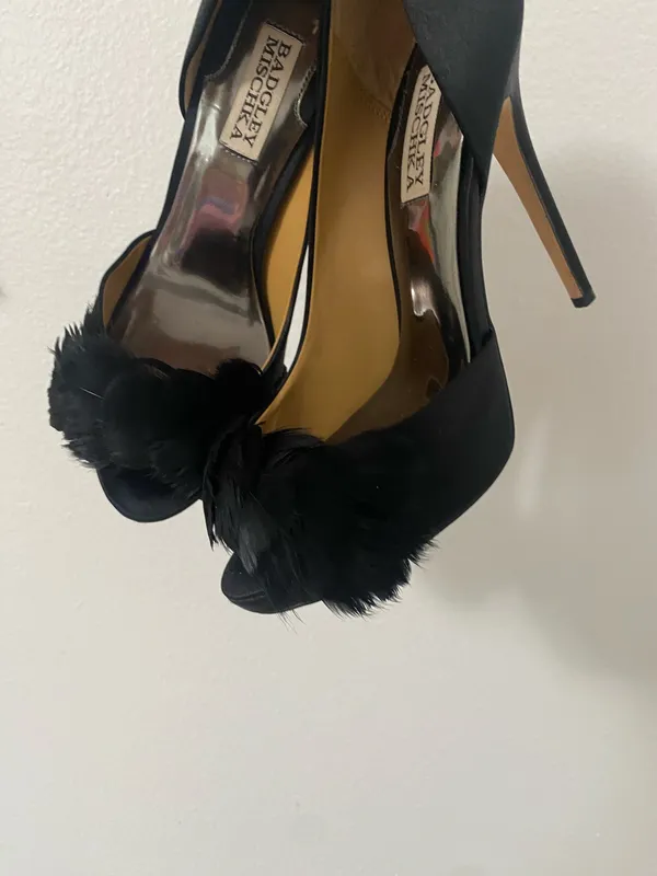 Badgley Mischka Feather Heels - Image 3