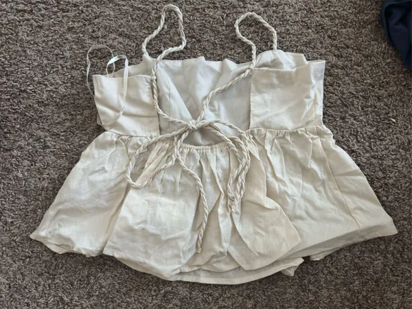 Forever 21 linen beige top braided straps - Image 2