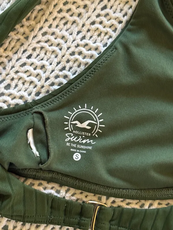 Hollister Olive Forest Green Ribbed Bikini Top Metal Ring Center Size Small - Image 3