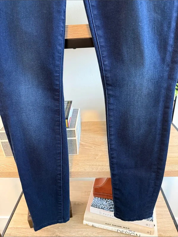 7 for All Mankind Mid-Rise Gwenevere Dark Wash Skinny Ankle Jeans, 25 FLAWED - Image 3