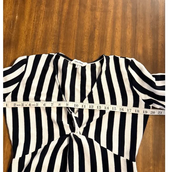 Lea & Viola Black White Striped Wide Leg Jumpsuit Twist Front V‎ Neck Size Large - Image 9