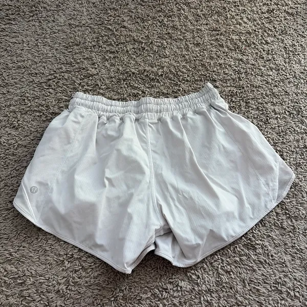Hottie Lululemon Hot 2.5" - Image 2