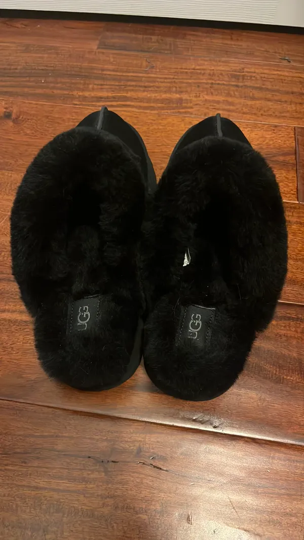 UGG Platform Slippers Black - Image 3