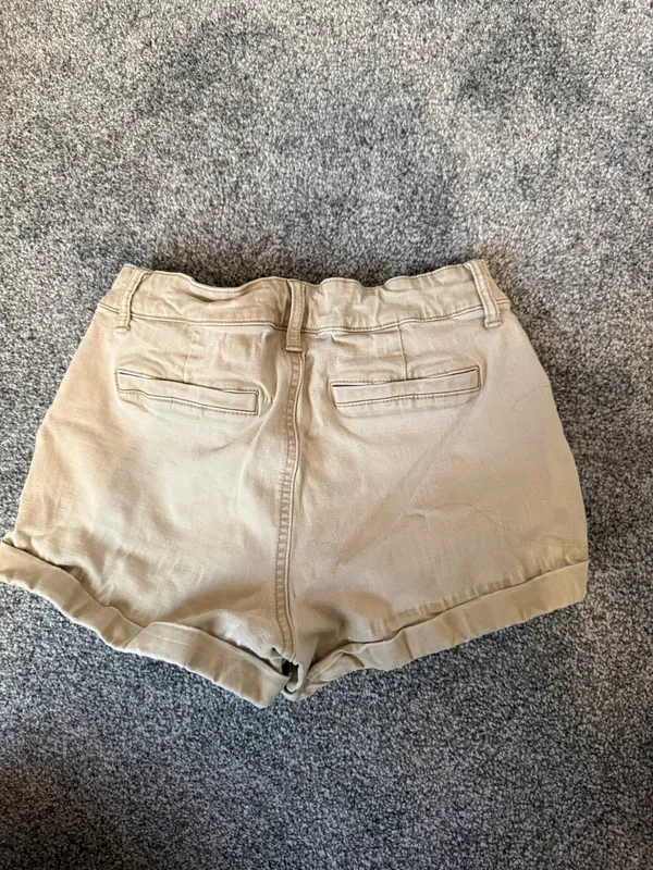 American Eagle Khaki Shorts - Image 4