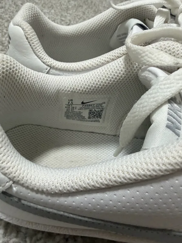 Nike white shoes - Image 4
