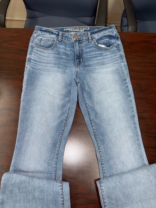 American Eagle Super Stretch Hi-Rise Artist Size 8 Short - Image 2