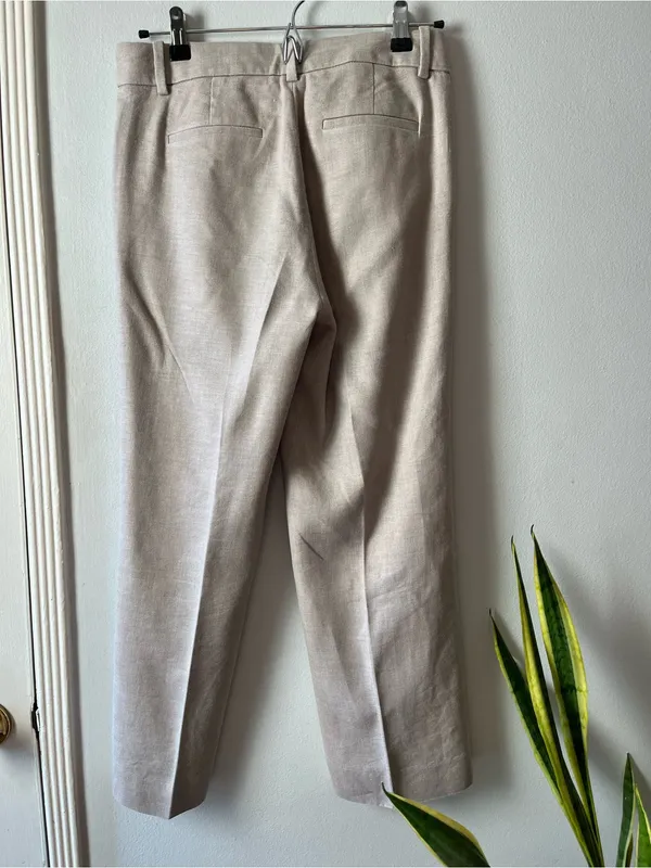 J.Crew• Beige Linen Kickout Crop Trouser• S 2 - Image 3
