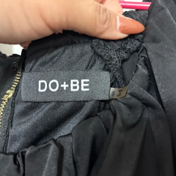 Do+Be Black Satin Bubble Hem Crop Top Long Sleeve Ruched Blouse Size S - Image 5
