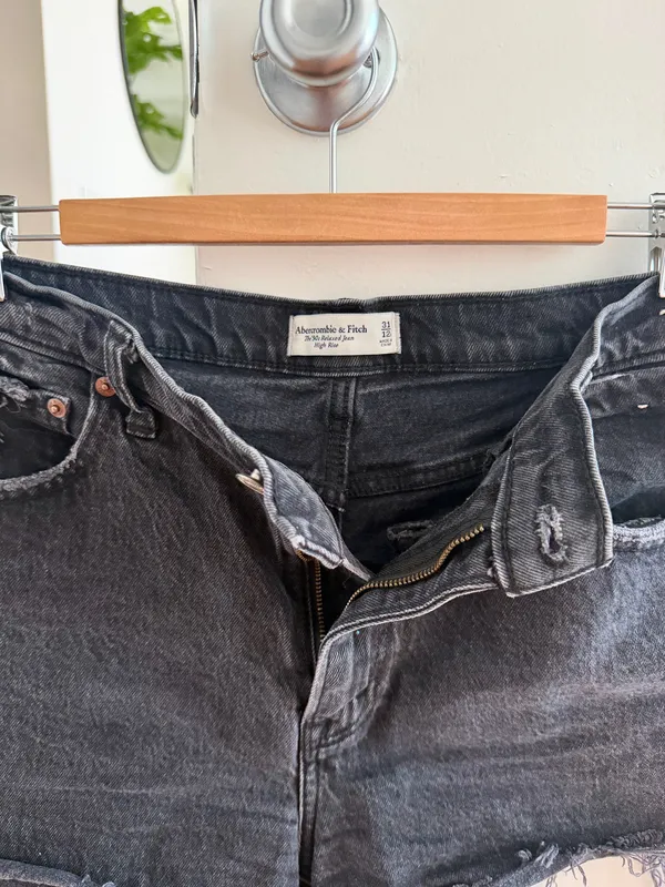abercrombie & fitch the 90s relaxed jean high rise black denim shorts size 31 - Image 2