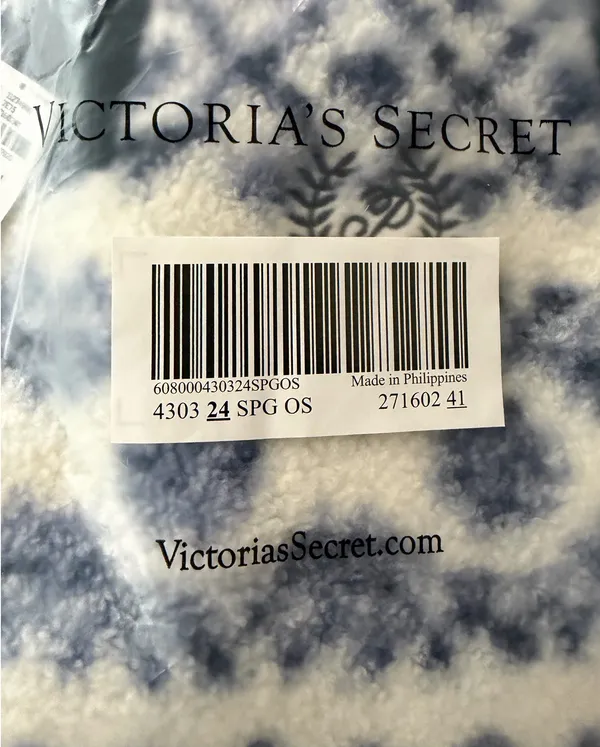 Victoria’s Secret PINK Cozy Plush Weekender Bag - Image 6