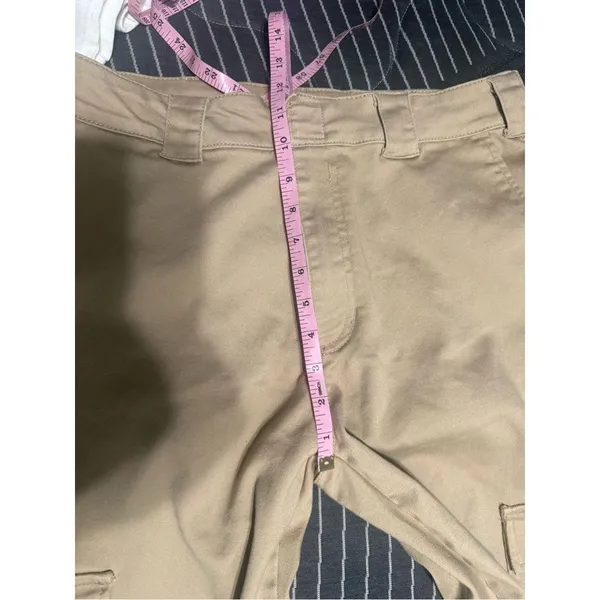 Women’s Black Label Khaki Straight-Leg Cargo Pants size 13 & 30W - Image 6