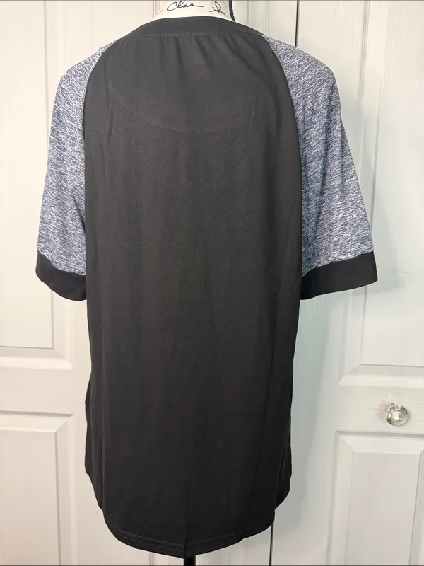 BloomChic Black Tee with Heather Gray Raglan Sleeves Size 10 - Image 3