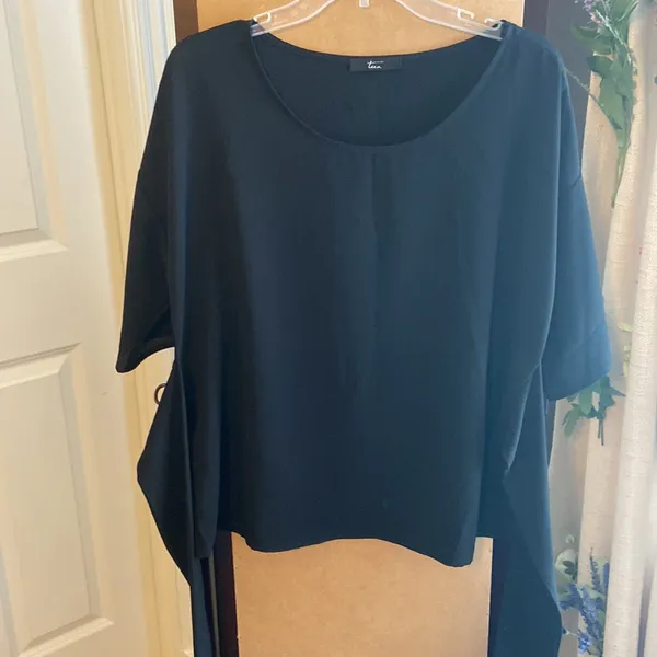 NWOT Tua black dress top blouse shirt with belt tie large - Image 5