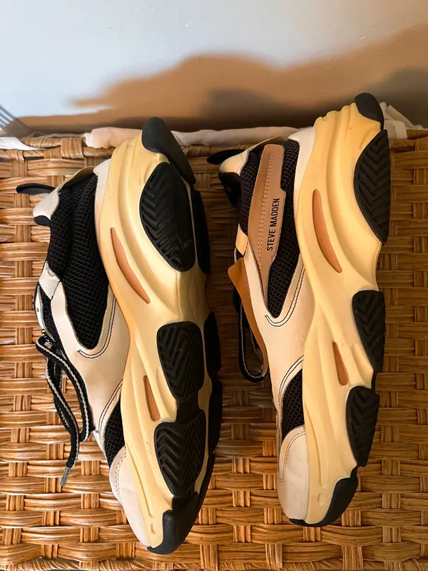 Steve Madden Sneakers - Image 3