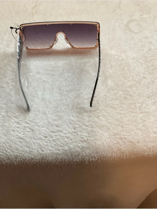 Women's Shield Sunglasses — Gradient Purple Lens - Image 3