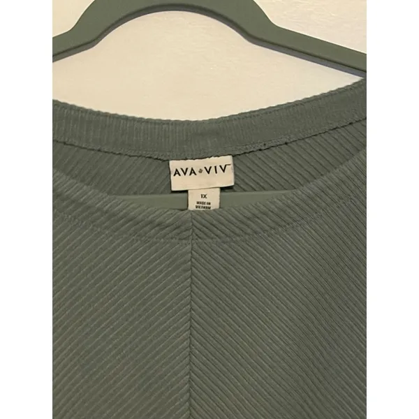 AVA AND VIV Plus Size 1X Green Ribbed Crew Neck Long Sleeve Top - Image 3
