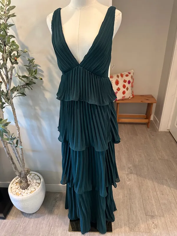 Lulus Emerald Green Tiered Pleated Gown New! - Image 10