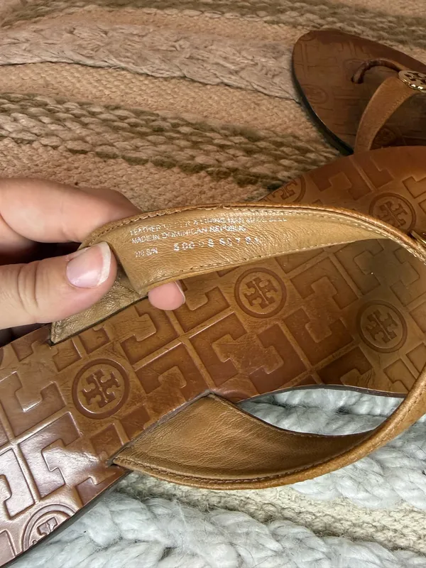 Tory Burch Brown Leather Logo Medallion Thong Sandals Size 11 - Image 5