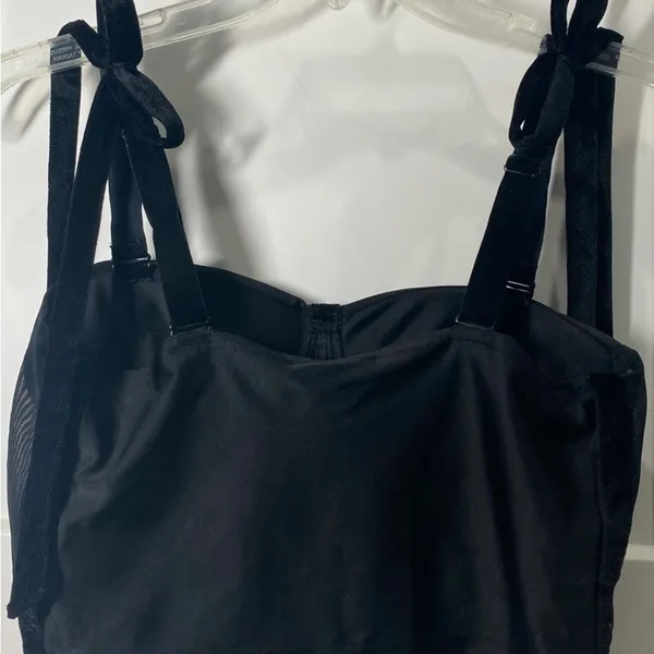 Sincerely Jules black crop top - Image 2