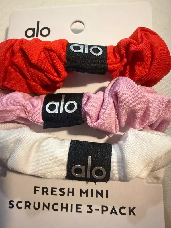 Alo Fresh Mini Scrunchies 3-Pack Red, Pink & White NWT - Image 4